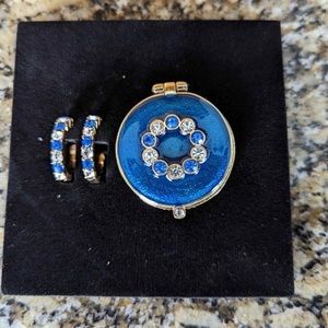 Blue set of earrings and case